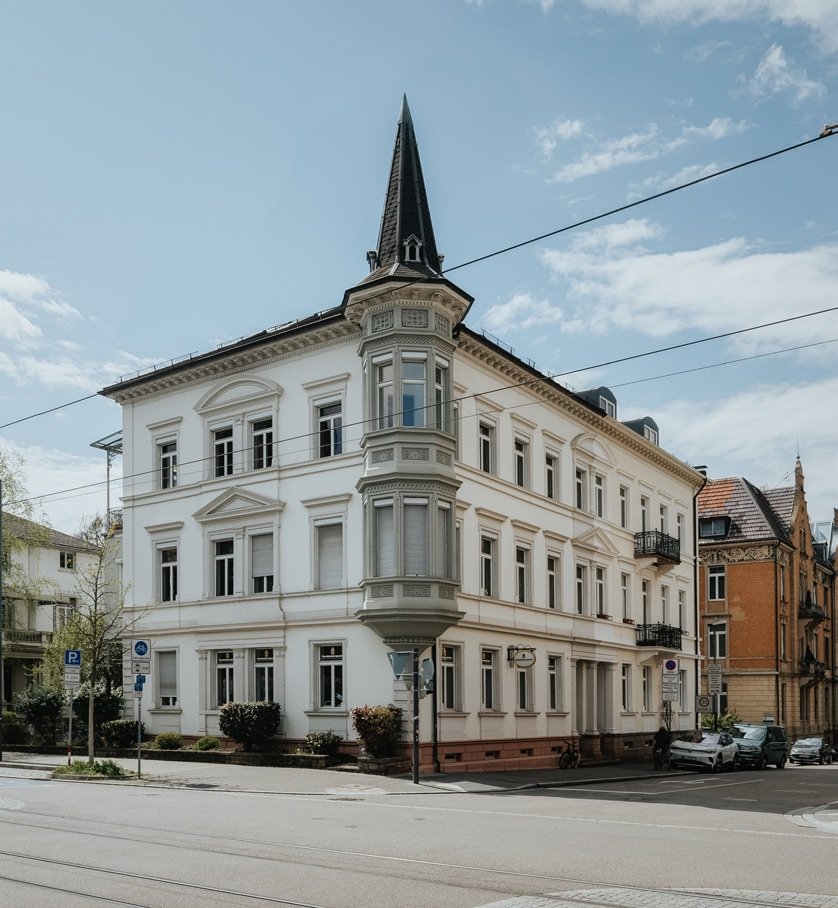 Wohnraum mit Blick in den Garten